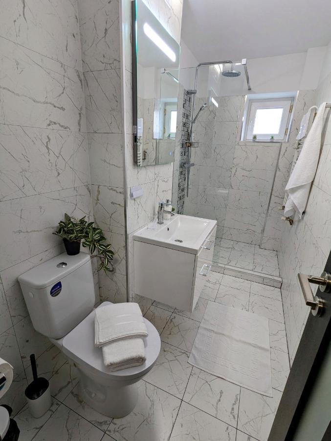 Sebastian Studio Apartment Bucarest Exterior foto