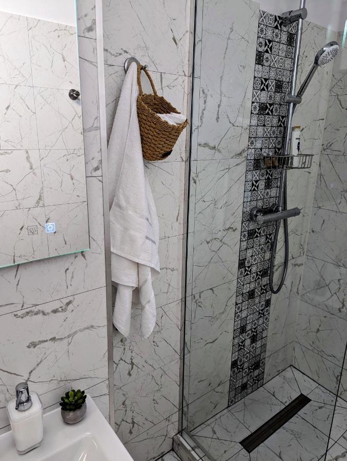 Sebastian Studio Apartment Bucarest Exterior foto