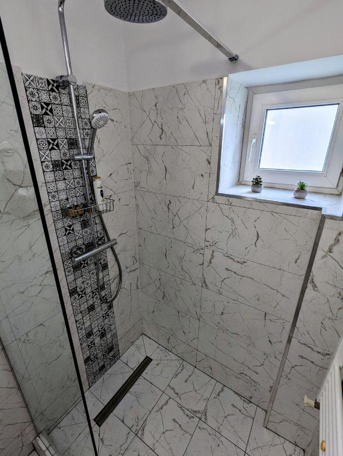 Sebastian Studio Apartment Bucarest Exterior foto
