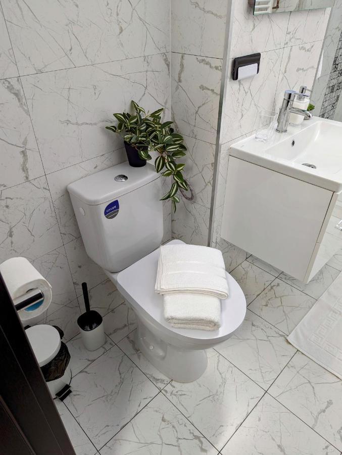 Sebastian Studio Apartment Bucarest Exterior foto