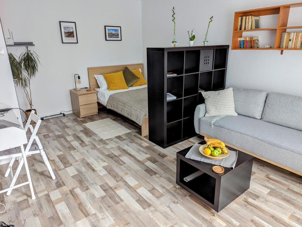 Sebastian Studio Apartment Bucarest Exterior foto