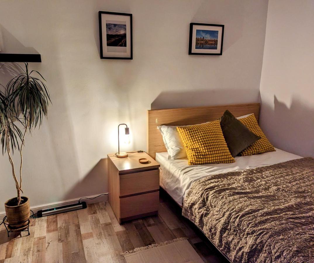 Sebastian Studio Apartment Bucarest Exterior foto