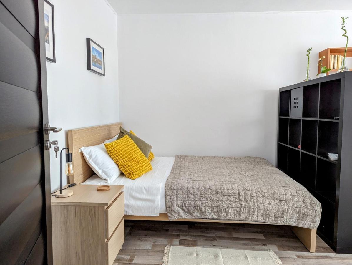 Sebastian Studio Apartment Bucarest Exterior foto
